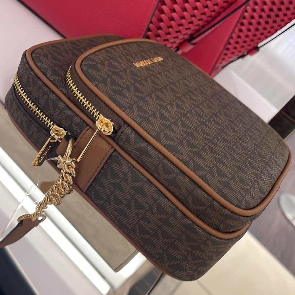 MICHAEL KORS Jet Set Travel Medium NS Logo Crossbody Flight Bag Messenger
Brown - Picture 10 of 16